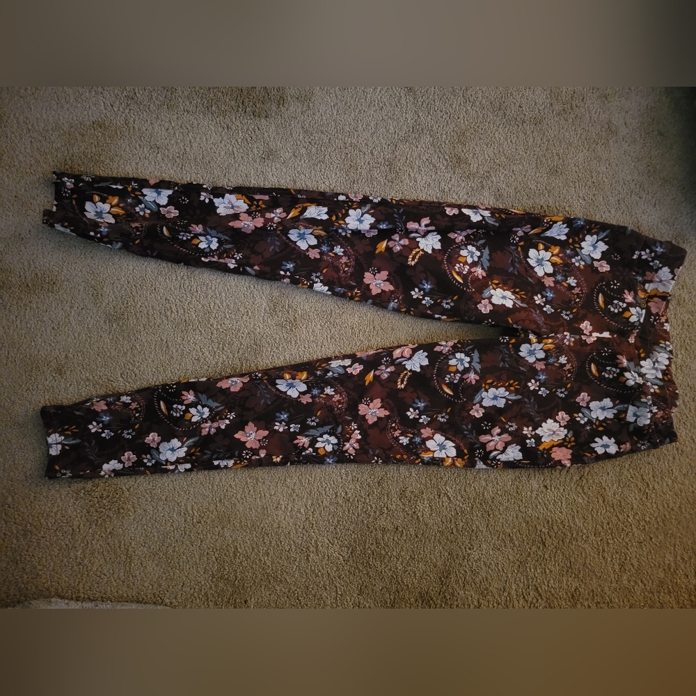 Floral jegging, has functional pockets